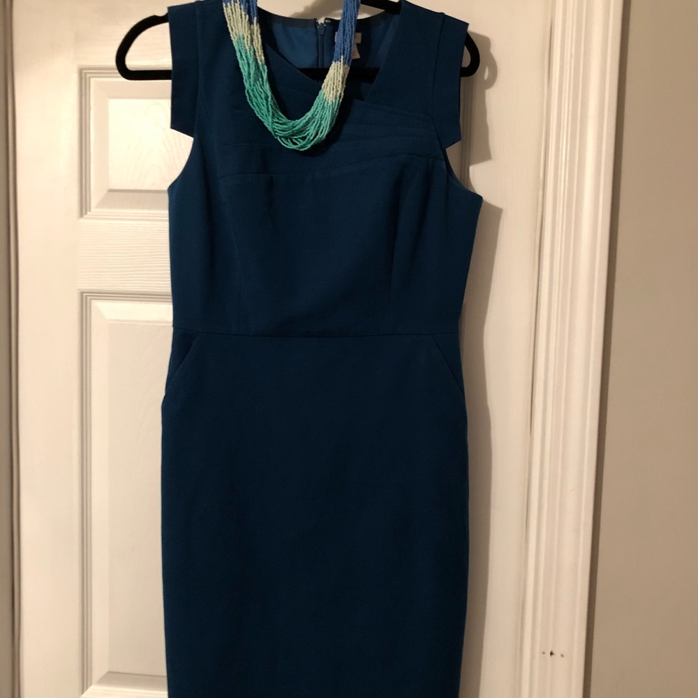 Turquoise size 6 Banana Republic sheath dress.